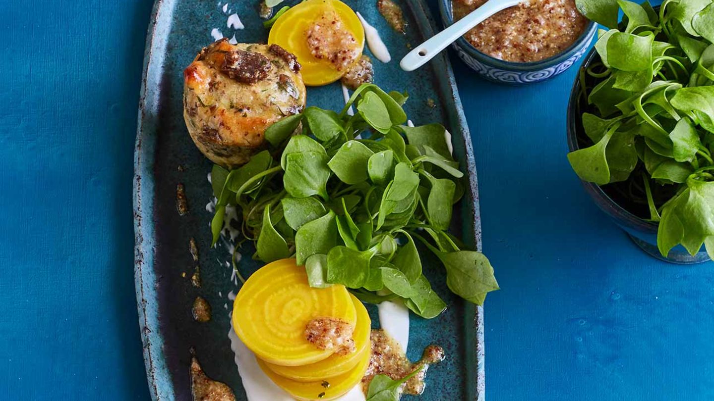 Rauchige Gelbe Bete mit Pumpernickelauflauf Rezept