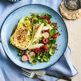 Spitzkohlsteak mit Quinoa-Spinat-Salat