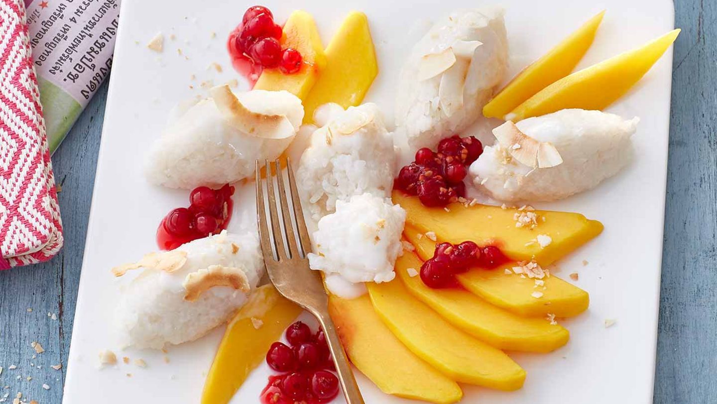 Sticky Rice mit Mango und Johannisbeeren Rezept