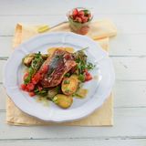 saltimbocca mit salsa und roestkartoffeln