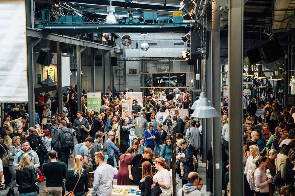 Die Hallen des Kampnagels als Marktfläche Die Hallen des Kampnagels als Marktfläche