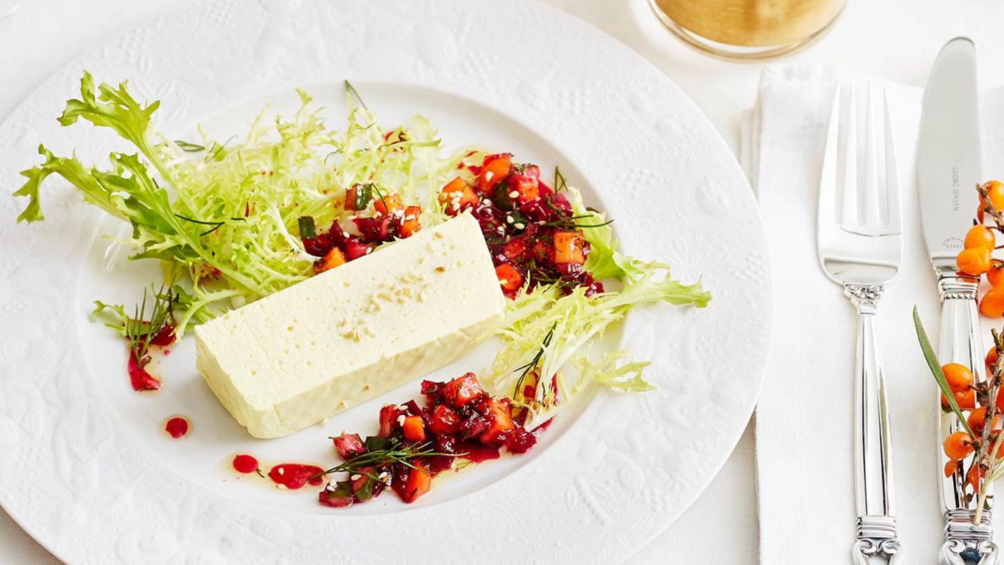 Meerrettich-Kurkuma-Mousse mit Rote-Bete-Mango-Relish Rezept