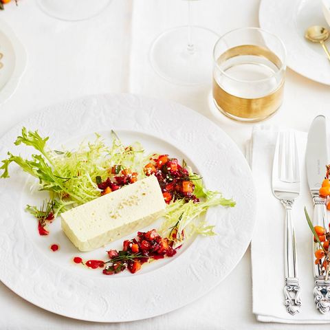 Meerrettich-Kurkuma-Mousse mit Rote-Bete-Mango-Relish