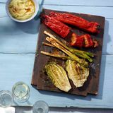 Gefüllte Spitzpaprika und Grillgemüse