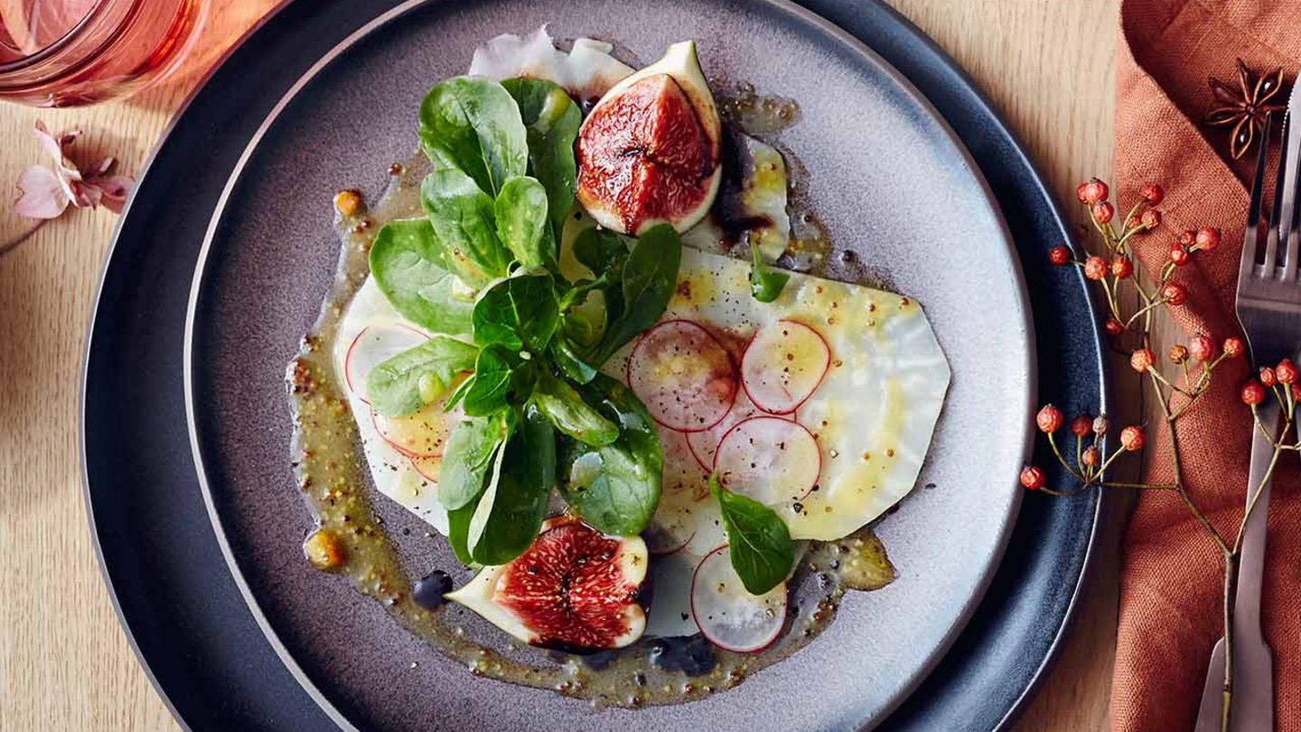 Geräucherter Sellerie mit Feigen und Feldsalat Rezept