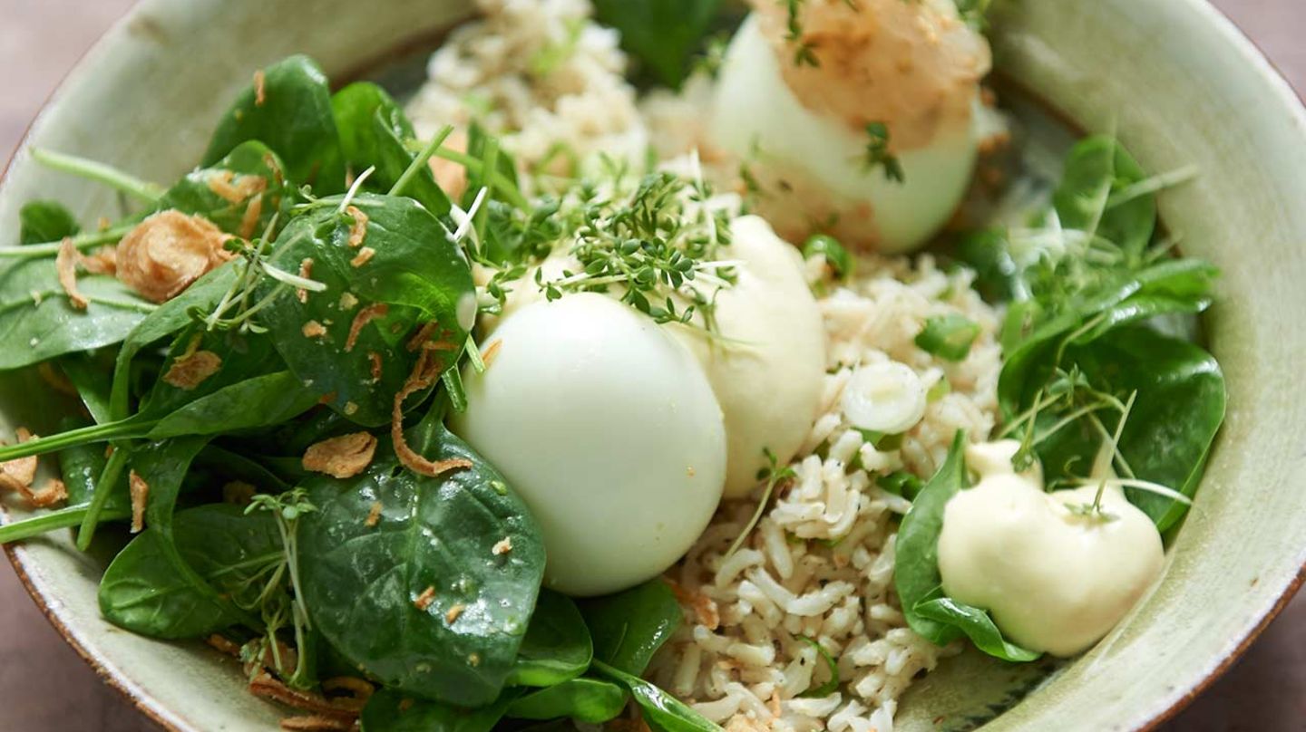 Reis-Bowl mit Spinat und Ei Rezept