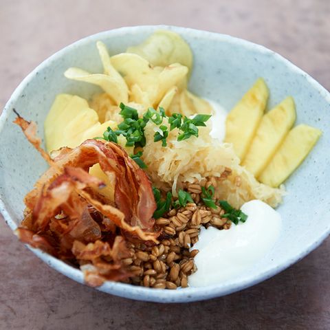 Dinkel-Bowl mit Sauerkraut
