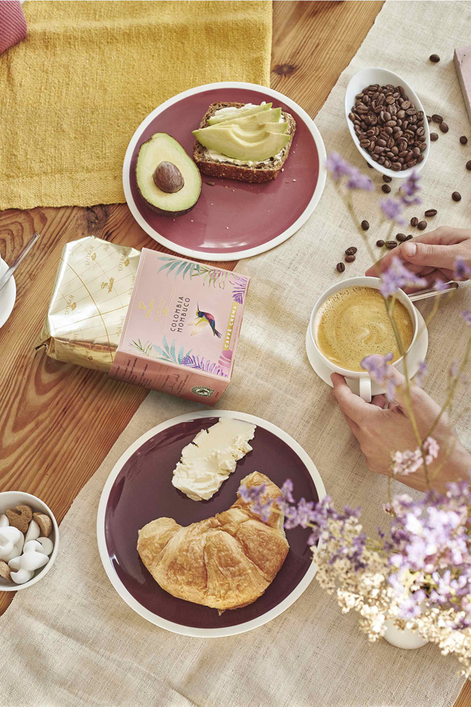 Frühstückstisch mit Tchibo Kaffee Frühstückstisch mit Tchibo Kaffee