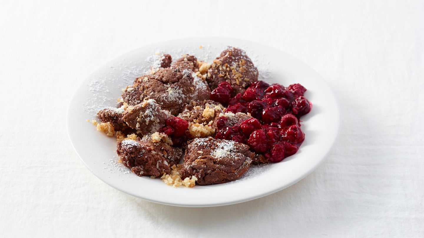 Schoko-Kokos-Schmarren mit Himbeerkompott Rezept