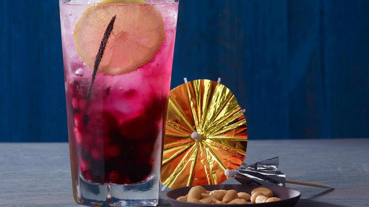 Gin Tonic à la rote Grütze Rezept