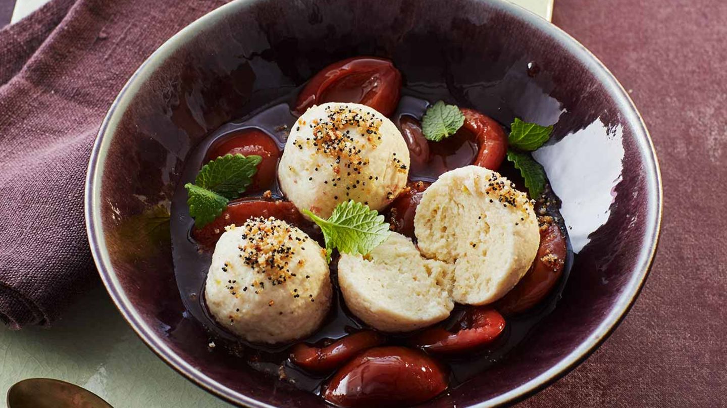 Zwetschgenkompott mit Quarkknödeln Rezept