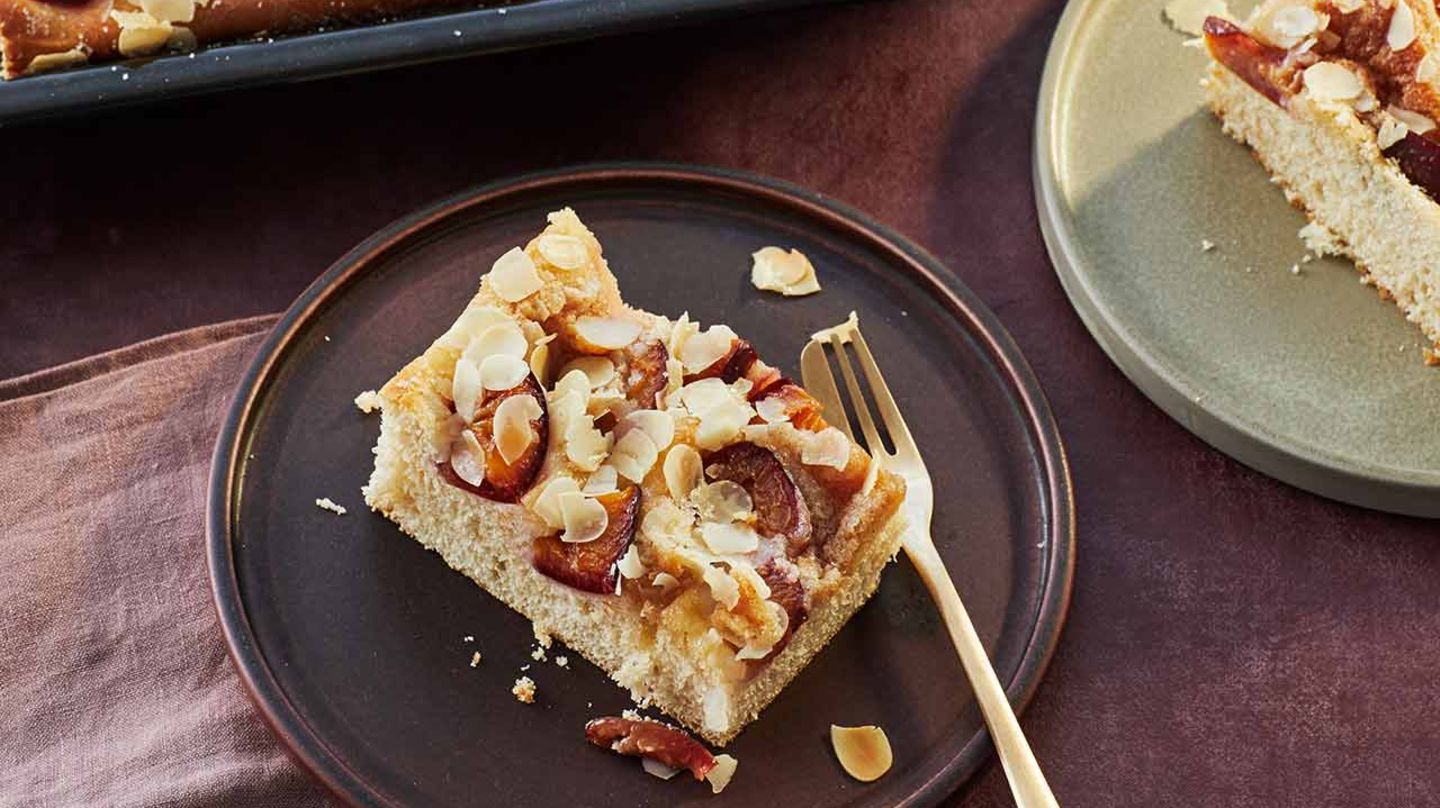 Zwetschgen-Marzipan-Butterkuchen Rezept