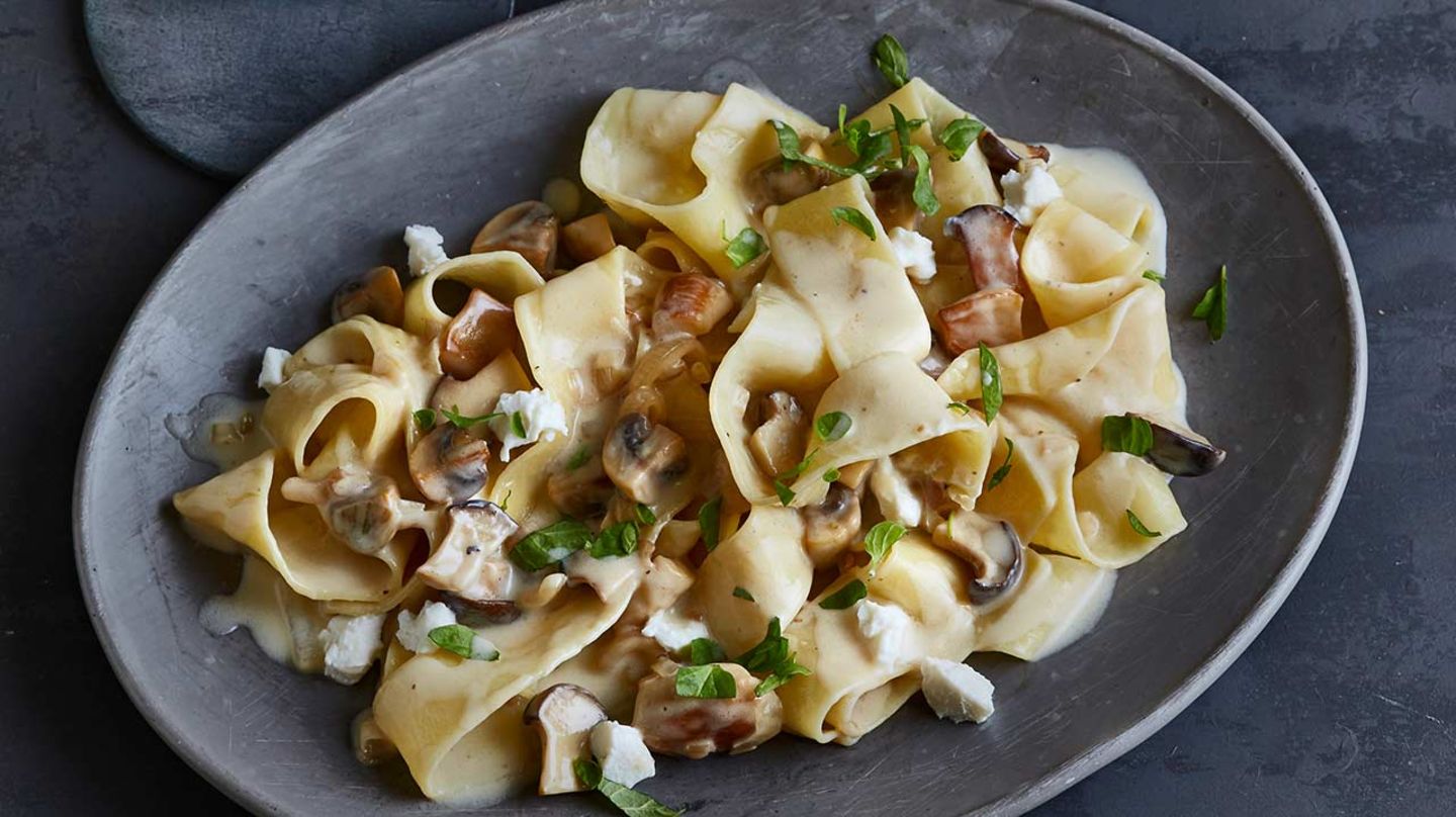 Pappardelle mit Pilzragout und Ziegenfrischkäse Rezept