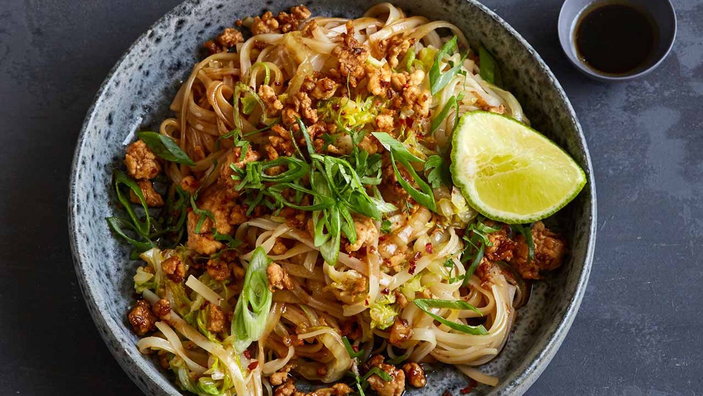 Reisnudeln mit Chinakohl und Hähnchenfleisch Rezept