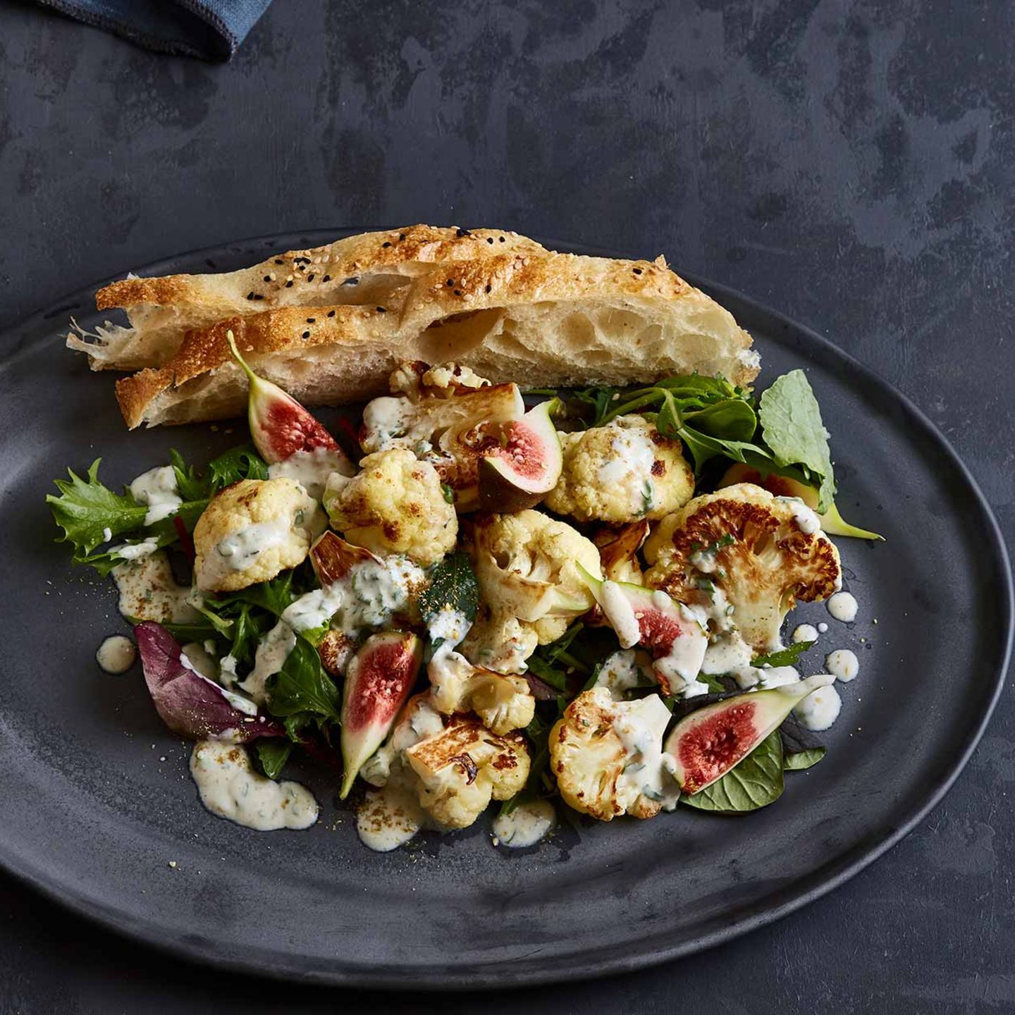 Blumenkohlsalat mit Feigen und Ducca-Dressing