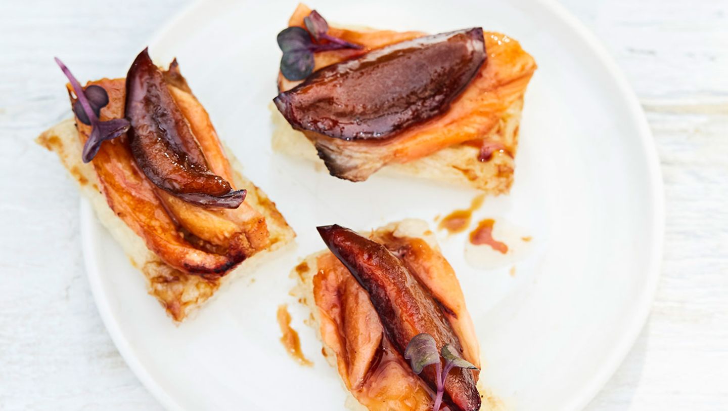 Lachs und Zwetschgen auf Reis-Crackern Rezept