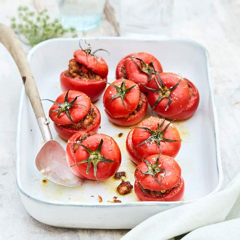 Vegetarisch gefüllte Tomaten