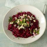 Rote-Bet-Risotto mit Matjes