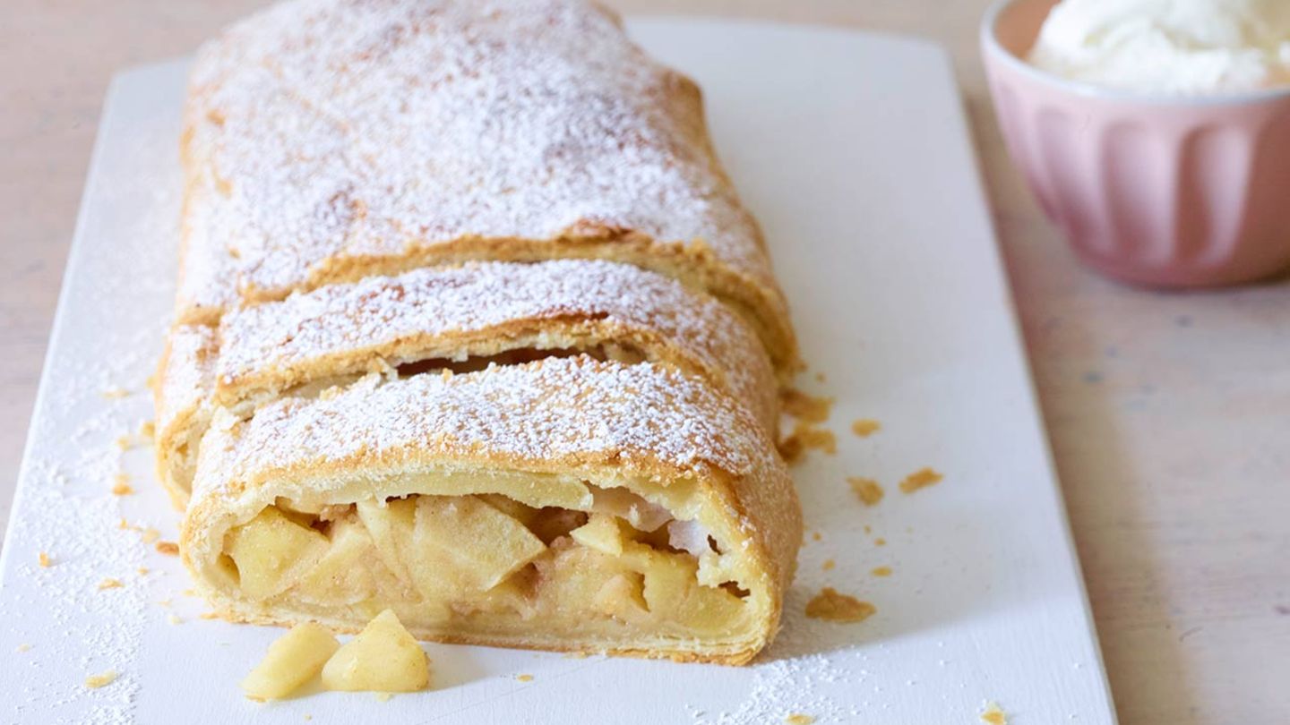 Einfacher Apfelstrudel – knusprig aus dem Ofen