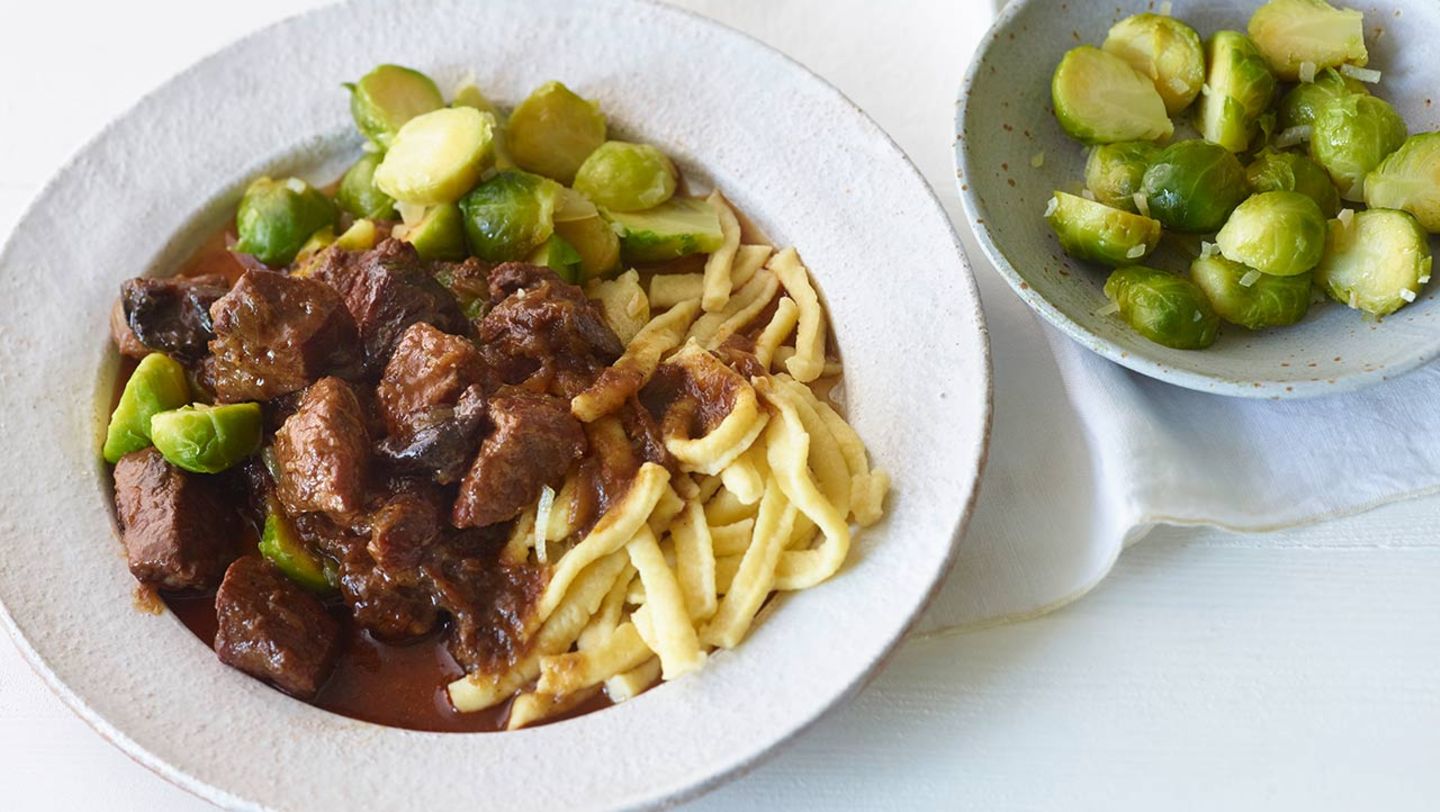 Gulasch mit Backpflaumen Rezept