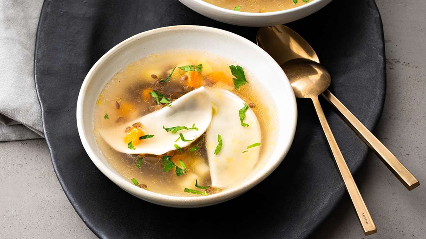 Klare Linsensuppe mit Linsen-Wan-Tan Rezept