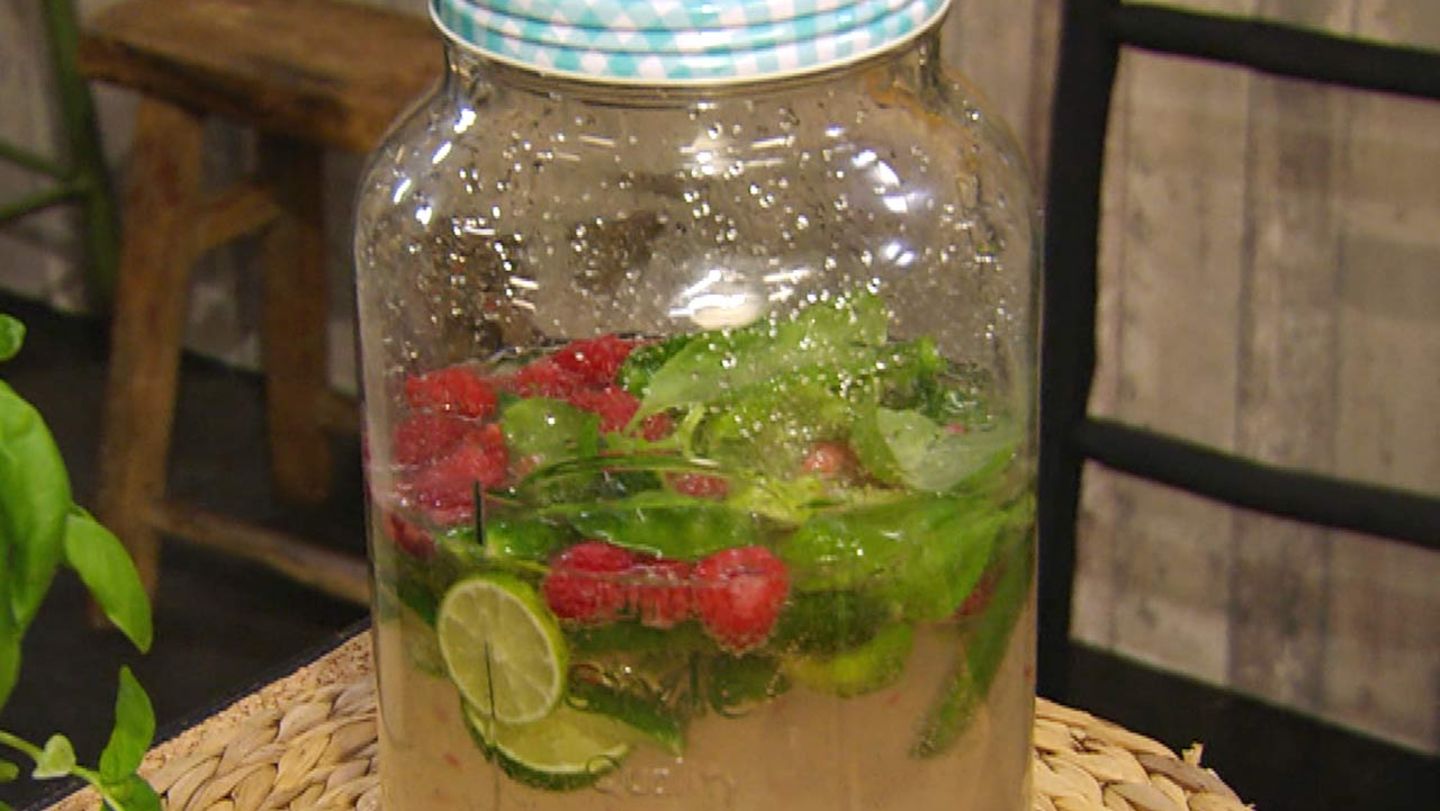 Erfrischende Gurkenlimonade: Für jeden Tag Kochshow - [ESSEN UND TRINKEN]