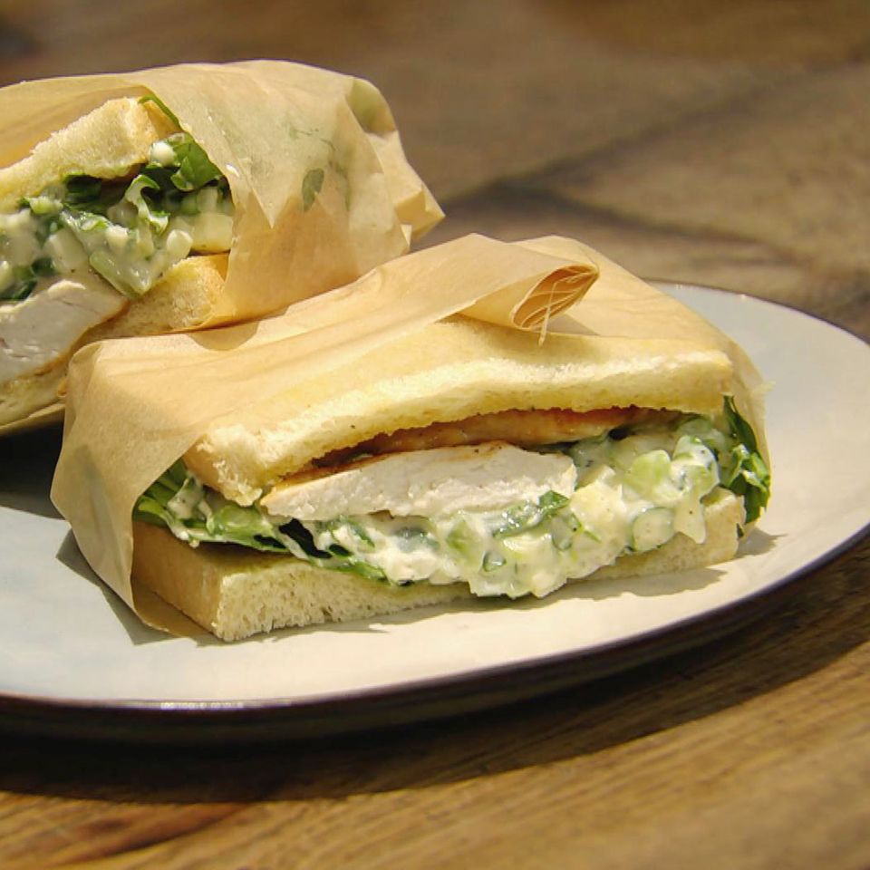 Hähnchen-Sandwich mit Rucola