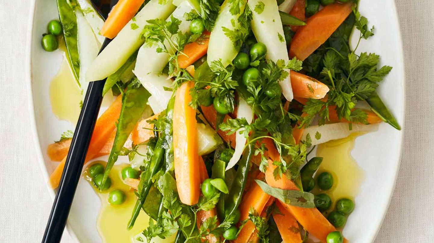 Lauwarmer Frühlingsgemüsesalat Rezept