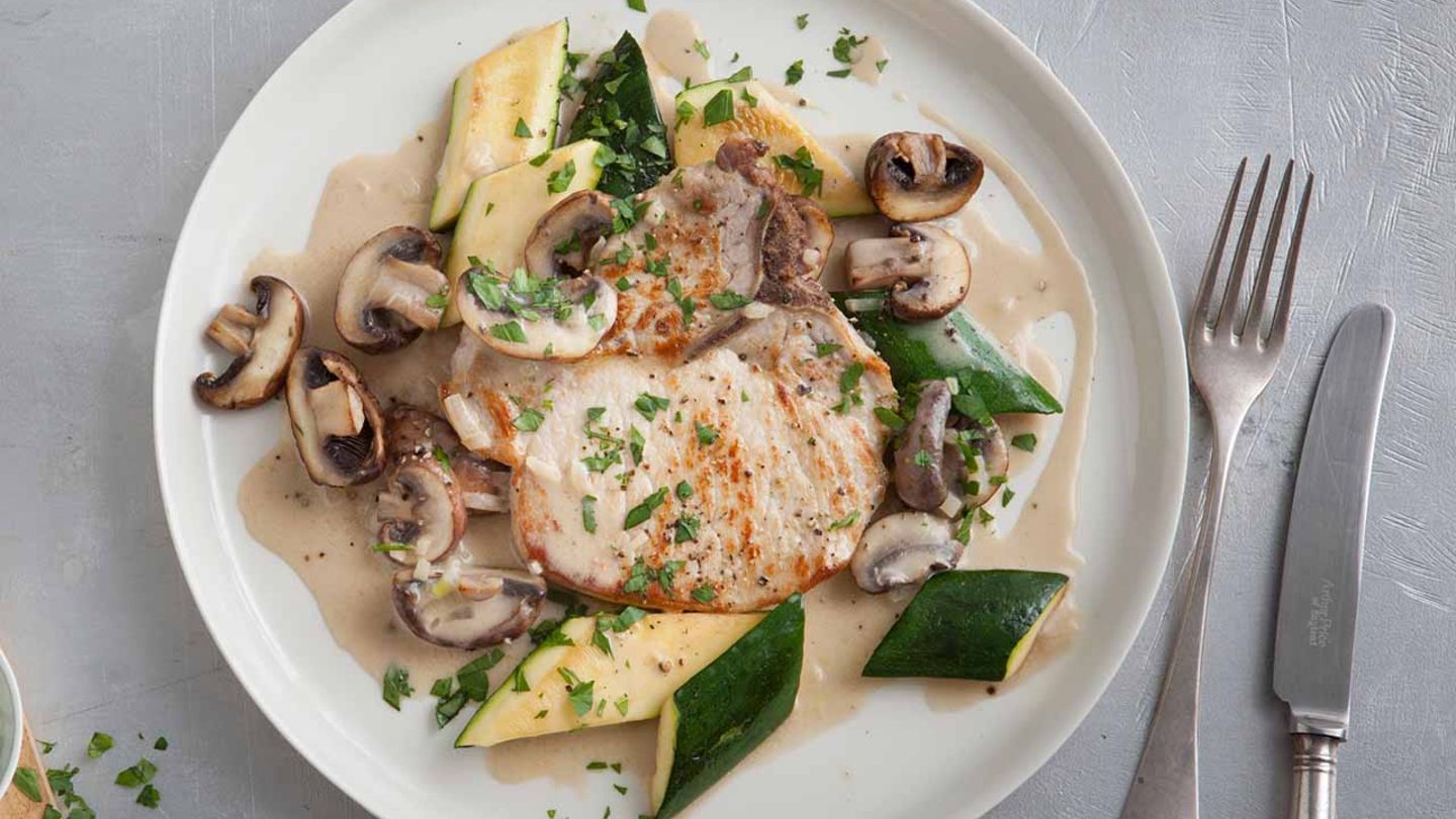 Kotelett mit Zucchini-Pilz-Gemüse Rezept