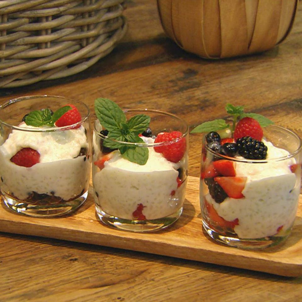 Milchreis mit Beerenkompott: Rezept aus der Kochshow essen & trinken Für jeden Tag