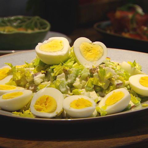 Eiersalat nach Waldorf Art: Rezept aus der Kochshow essen & trinken Für jeden Tag