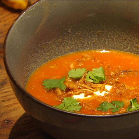 Scharfe Tomatensuppe: Rezept aus der Kochshow essen & trinken Für jeden Tag