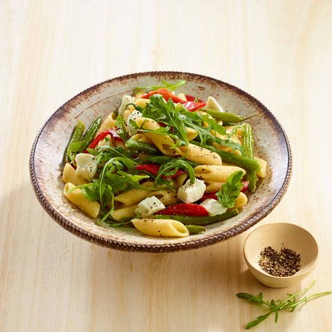 Bohnen-Pasta-Salat mit Paprika und Rauke