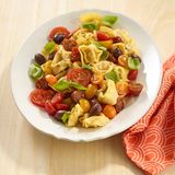 Tomaten-Tortelloni-Salat mit Basilikum