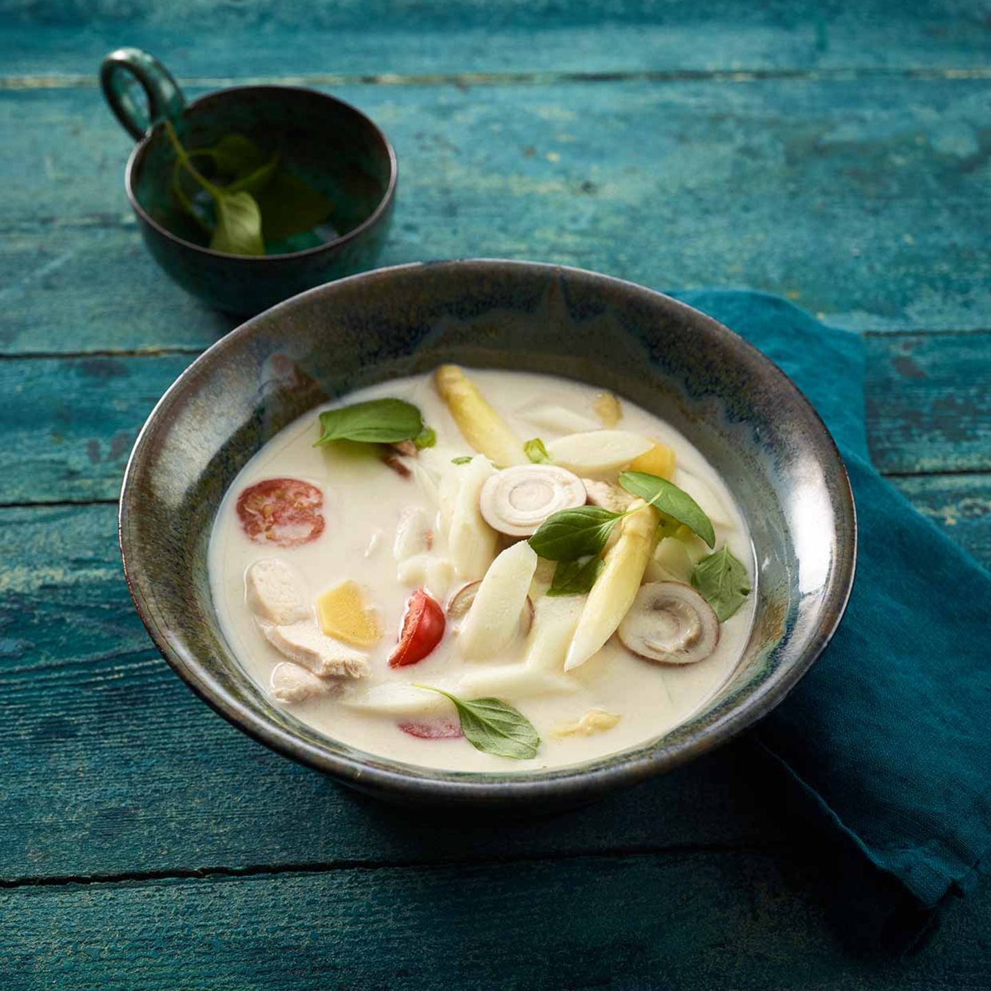 Asiatische Spargel-Kokos-Suppe