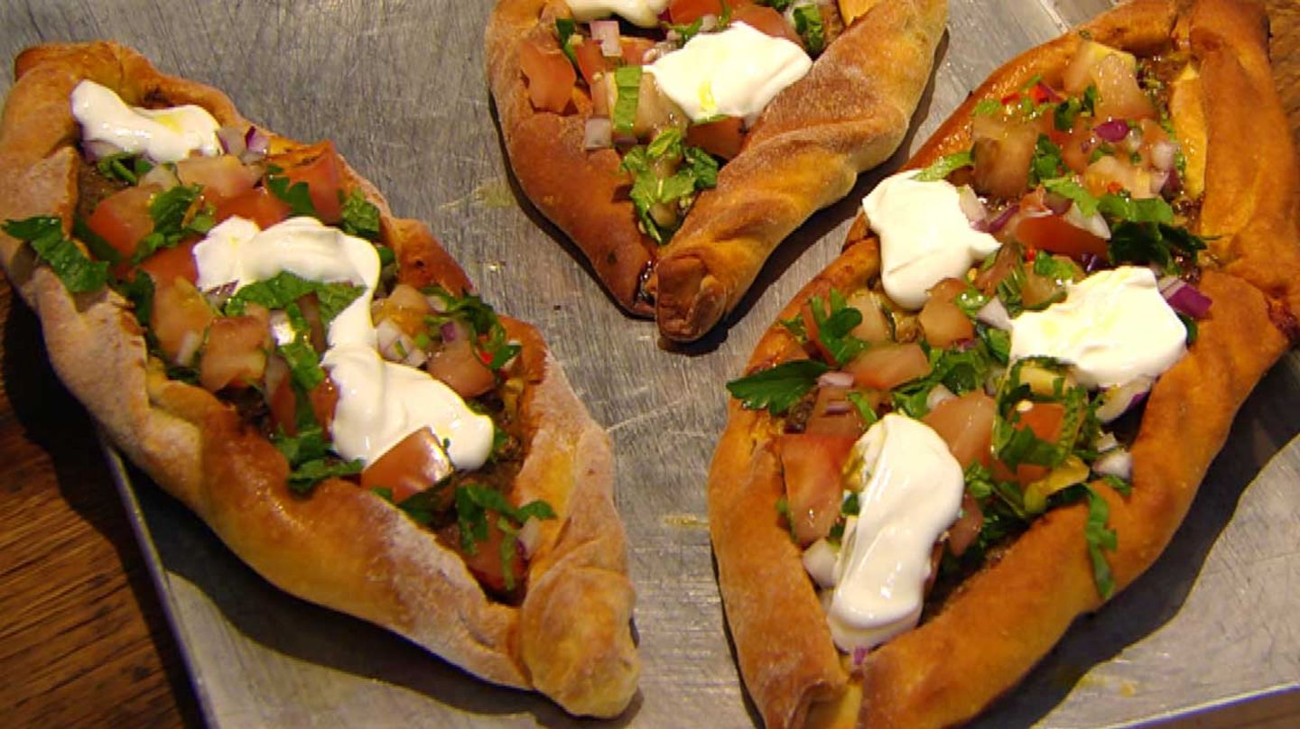 Türkische Pizza mit Rinderhack: Für jeden Tag Kochshow
