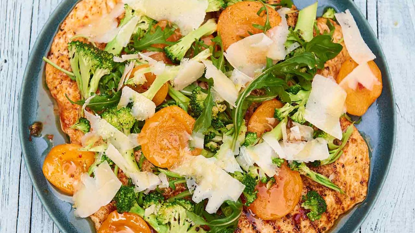 Broccoli-Aprikosen-Salat mit Hähnchen Rezept