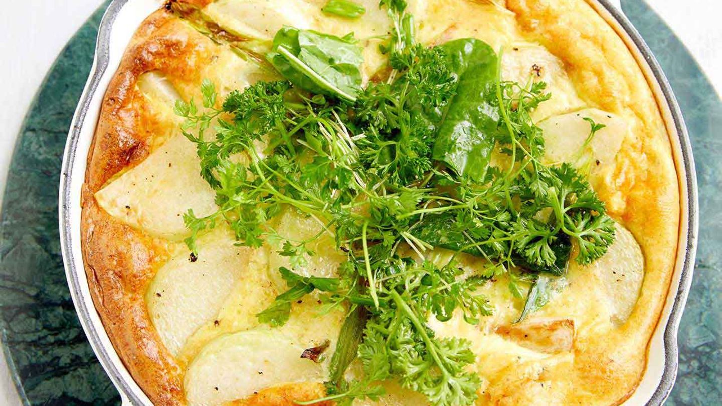 Kohlrabi-Frittata mit Kräutersalat Rezept