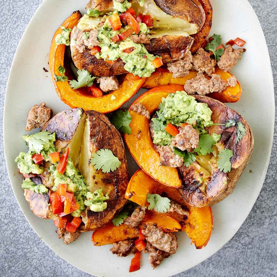Ofenkartoffel mit Avocado-Dip