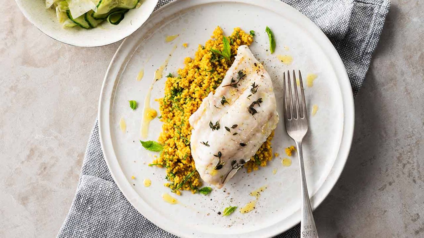 Ofenzander mit Couscous und Fenchel-Gurken-Salat Rezept