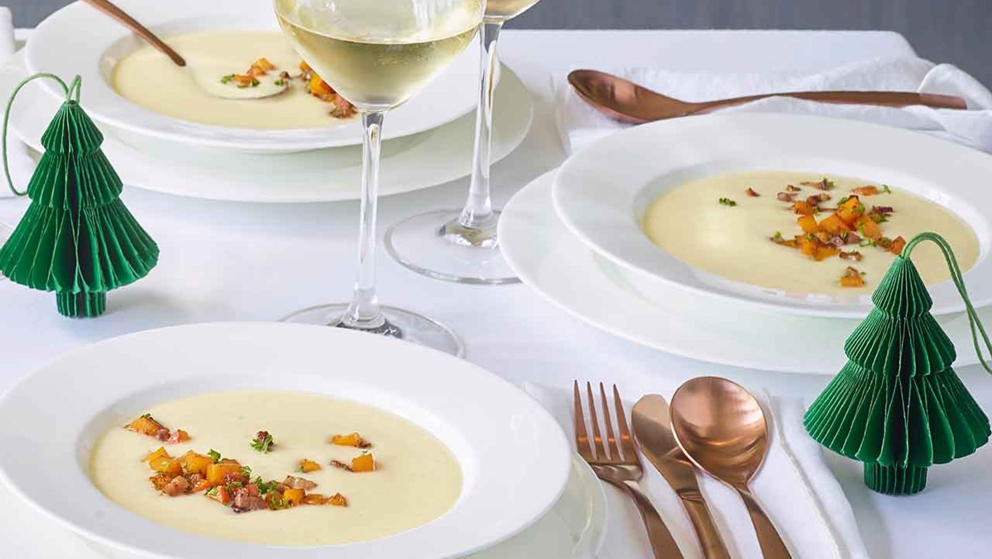 Selleriesuppe mit Kürbis-Speck-Würfeln Rezept