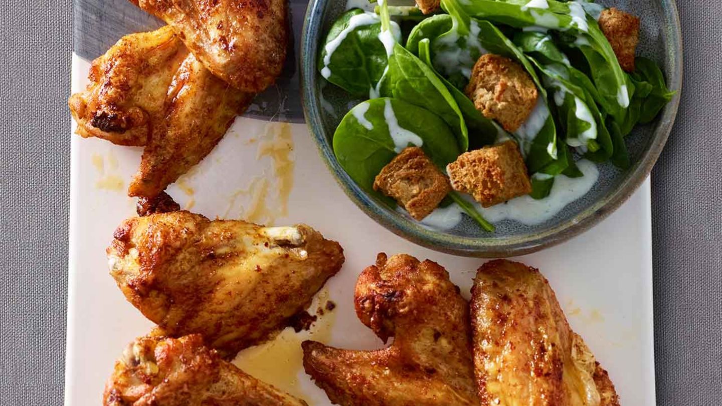 Chickenwings mit Spinatsalat Rezept