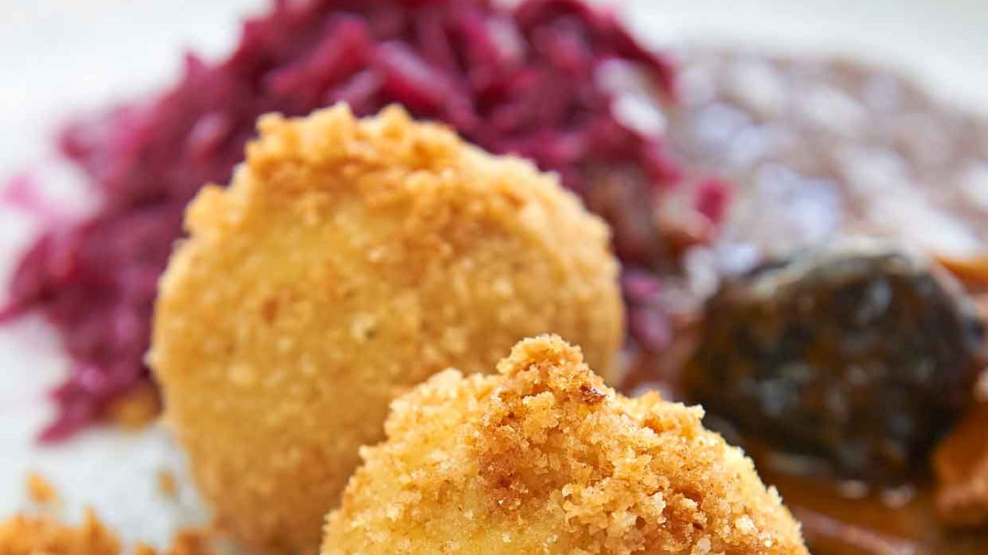 Kartoffelklöße mit Zimtbröseln Rezept