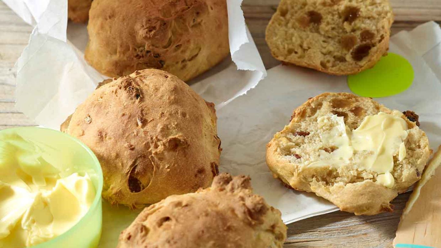 Apfel-Rosinen-Brötchen Rezept