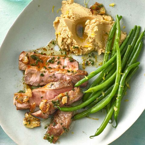 Rosmarin-Steak mit Hummus
