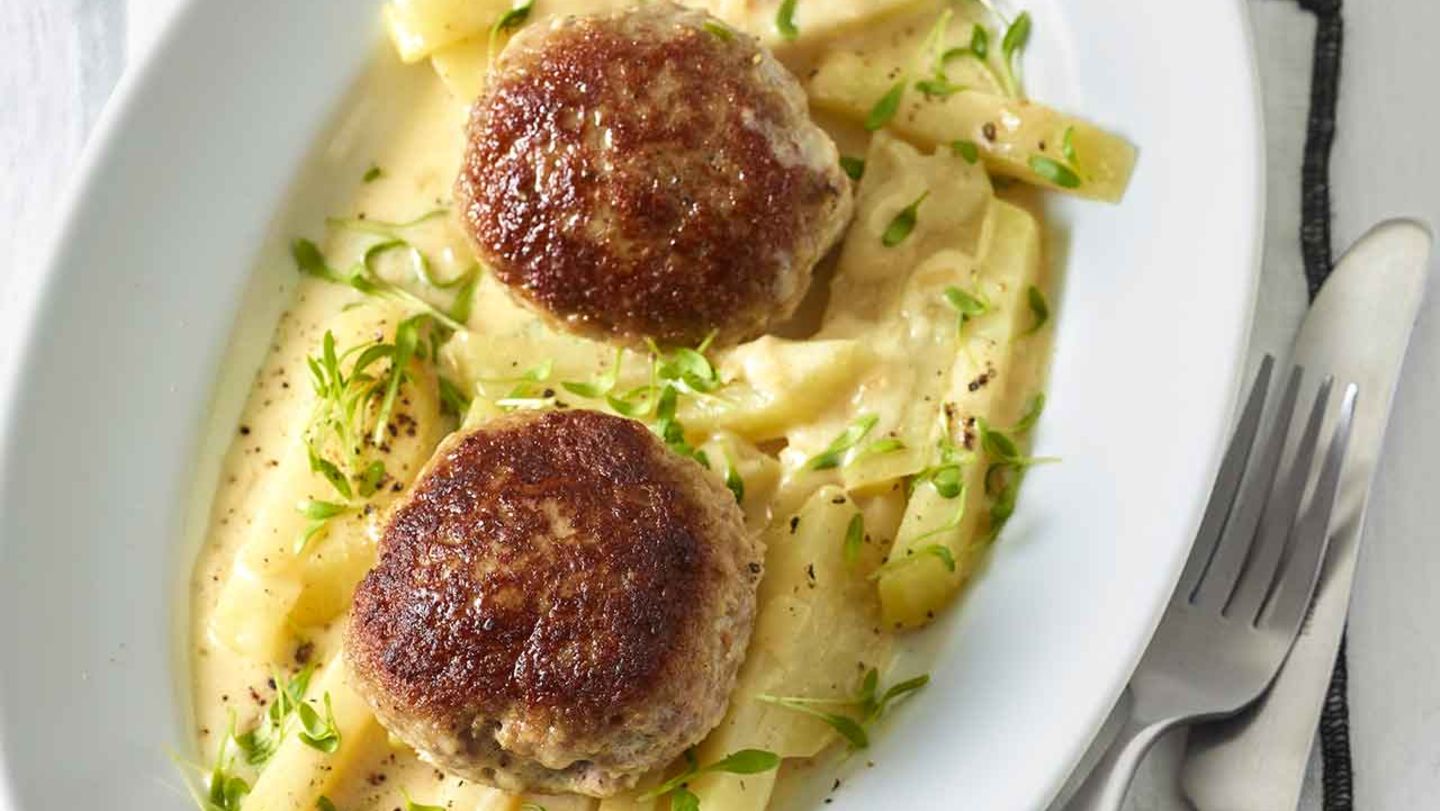 Kohlrabigemüse mit Buletten Rezept