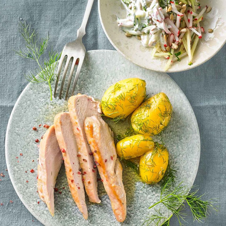 Hähnchen mit Dillkartoffeln und Rohkost