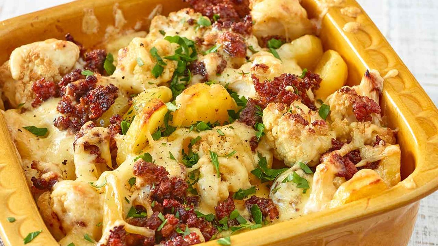 Hackfleisch-Blumenkohl-Auflauf mit Senf-Béchamel Rezept