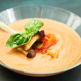 Gazpacho mit Gemüseeinlage