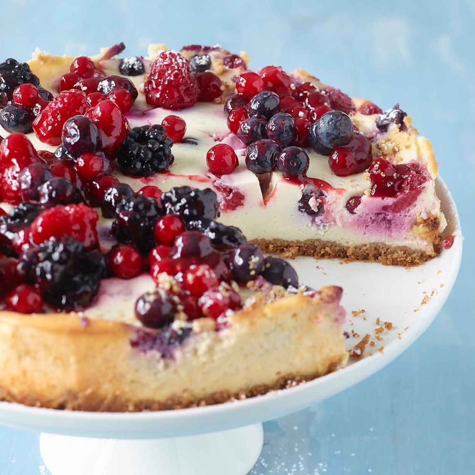 Beeren Kasekuchen Mit Keksboden Rezept Essen Und Trinken